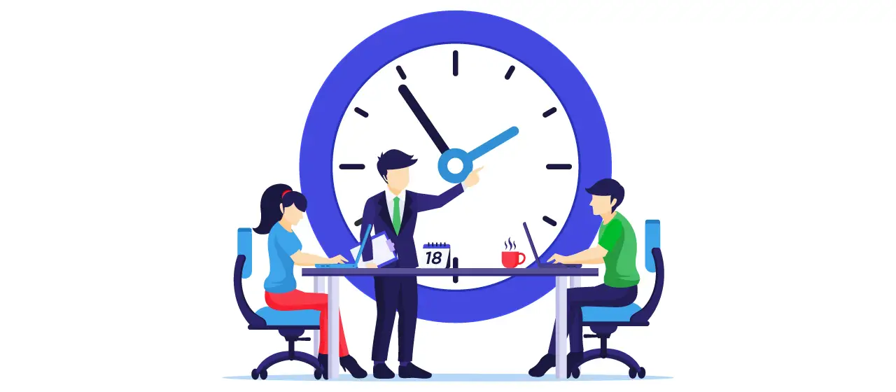 Zeitmanagement Drei Personen sitzen an einem Schreibtisch, im Hintergrund ist eine überdimensional große analoge Uhr. Eine Person zeigt auf die Uhr.
